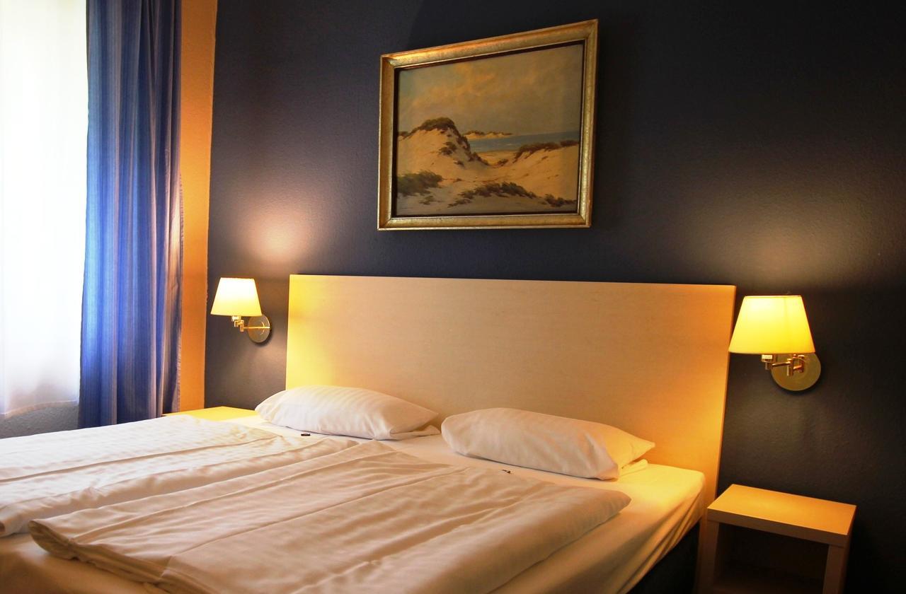 Hotel Pelikan Kitzingen Luaran gambar